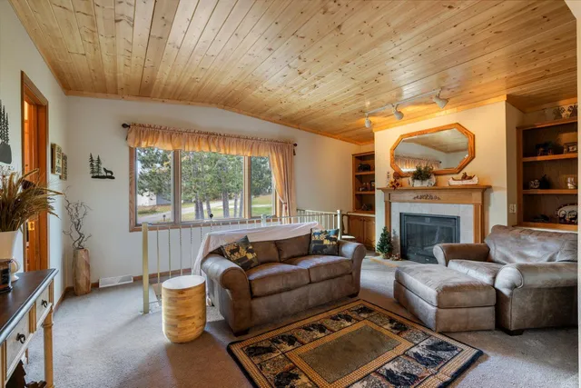 $925,000 | 4281 End Of Trail Lane, Tower, MN 55790