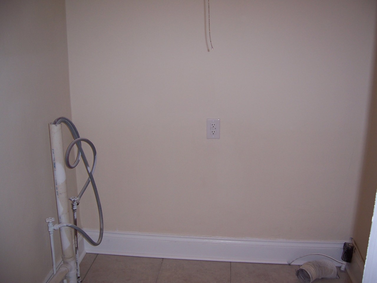1838 Grandin Road Southwest Roanoke, VA 24015 - Photo 21 of 31 laundry room off of butlers pantry