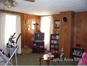 10649 Hobbs Road Rochester, IL 62563 - Photo 4 of 8