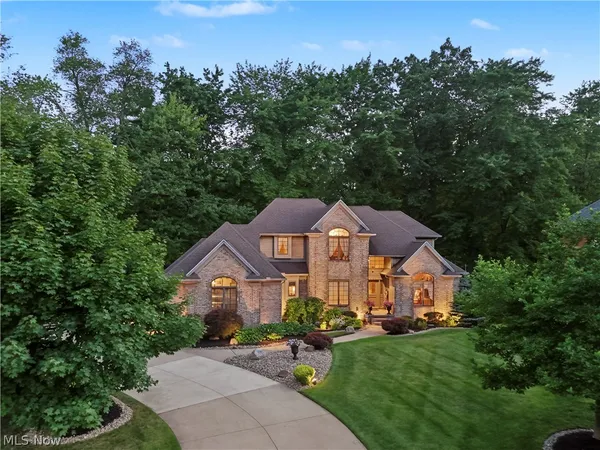 $925,000 | 4183 Lochness Circle Northwest, Canton, OH 44718