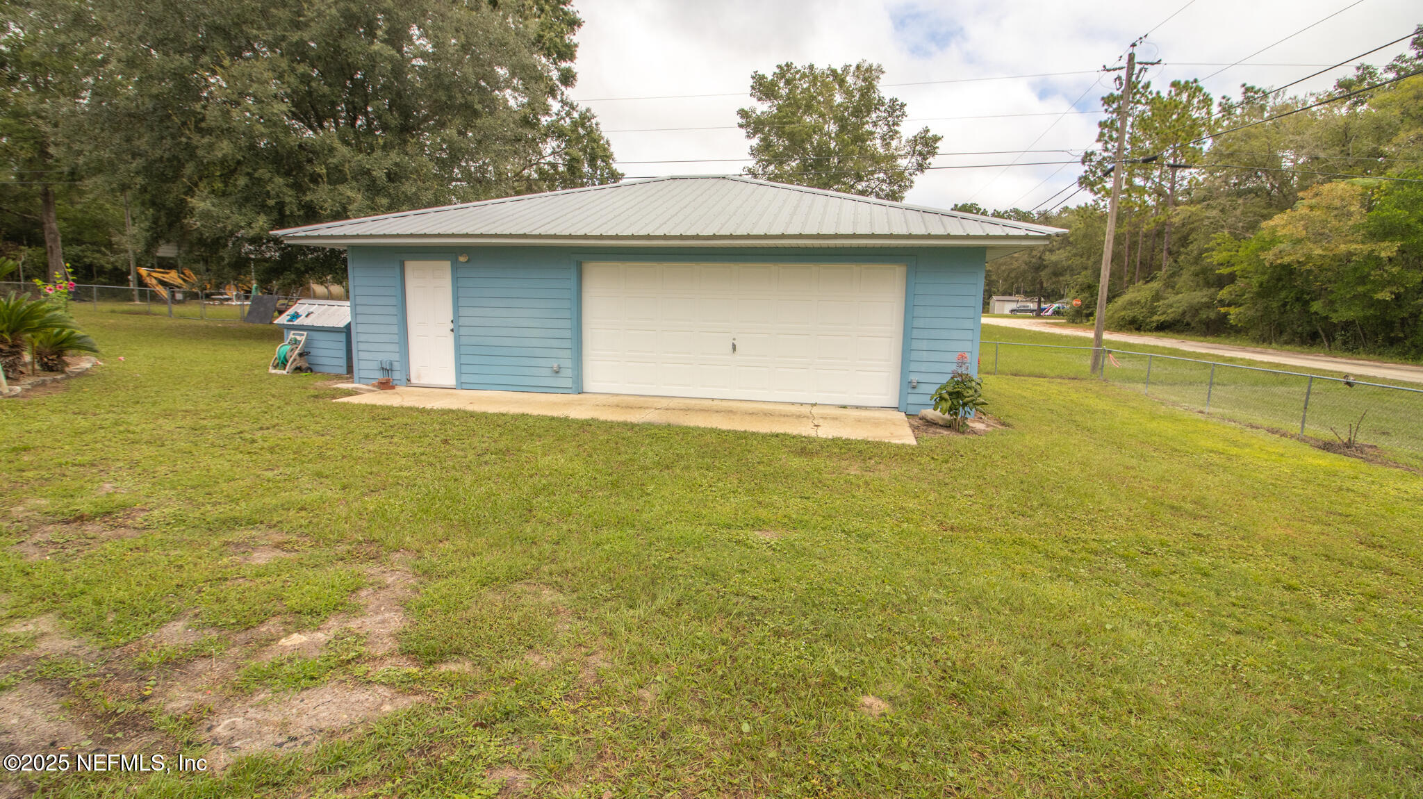 589 Southeast 71st Street Starke, FL 32091 - Photo 30 of 36 Detached workshop garage
