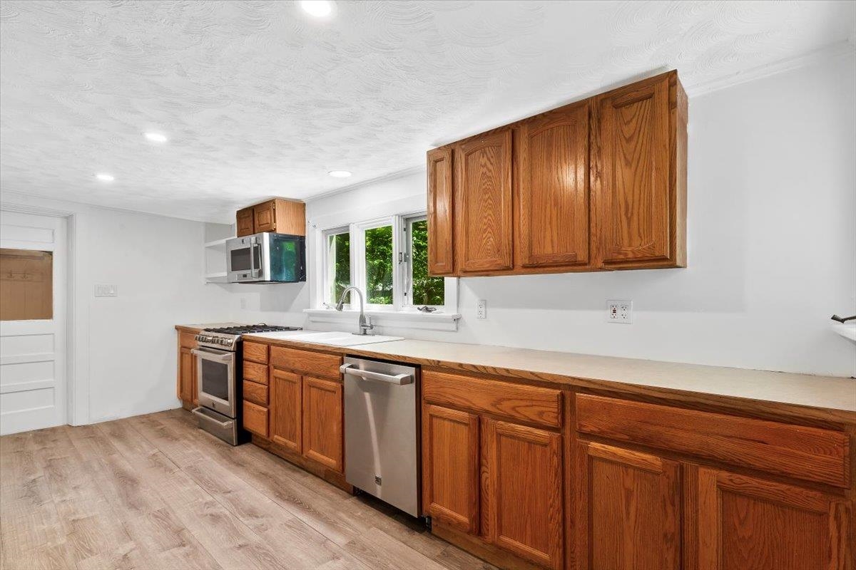 3530 Highway 346 Pownal, VT 05261 - Photo 11 of 34