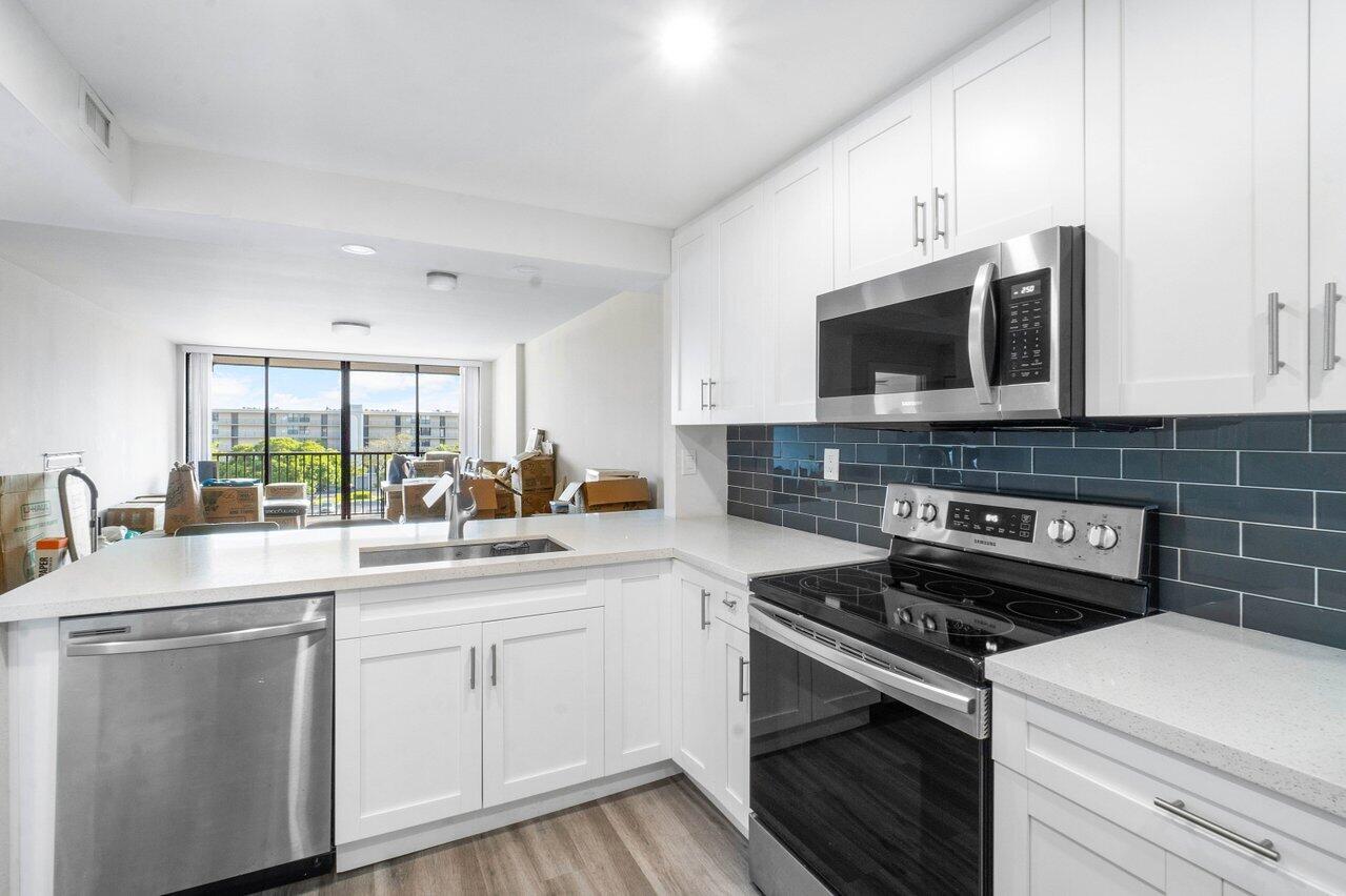 3 Royal Palm Way, Unit 504 Boca Raton, FL 33432 - Photo 3 of 17 007-3RoyalPalmWay-BocaRaton-FL-33432-SMA