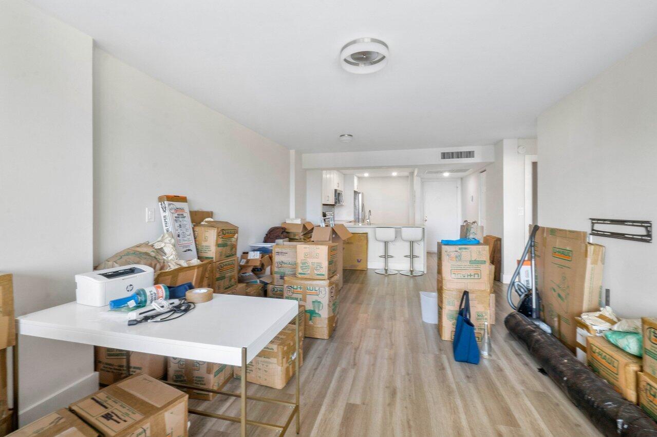 3 Royal Palm Way, Unit 504 Boca Raton, FL 33432 - Photo 5 of 17 009-3RoyalPalmWay-BocaRaton-FL-33432-SMA
