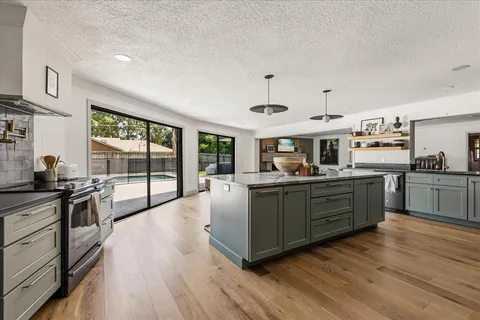 $799,900 | 4072 Summerwood Avenue, Orlando, FL 32812
