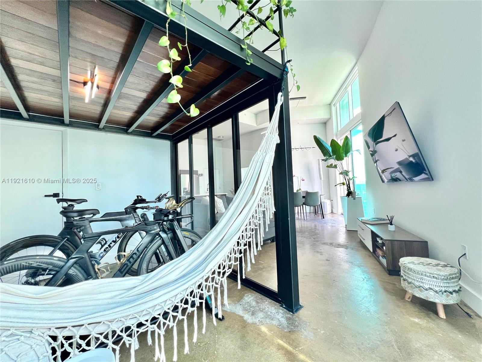 1900 North Bayshore Drive, Unit 909 Miami, FL 33132 - Photo 10 of 23 a view of a livingroom with furniture