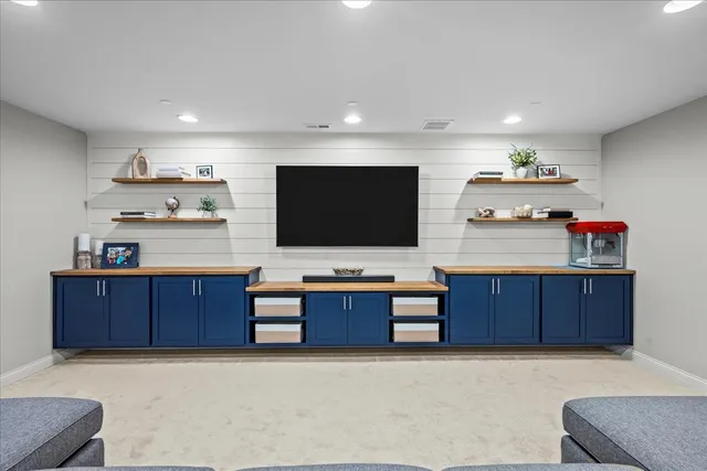 $1,500,000 | 995 Harvard Court, Highland Park, IL 60035