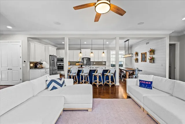 $1,500,000 | 995 Harvard Court, Highland Park, IL 60035