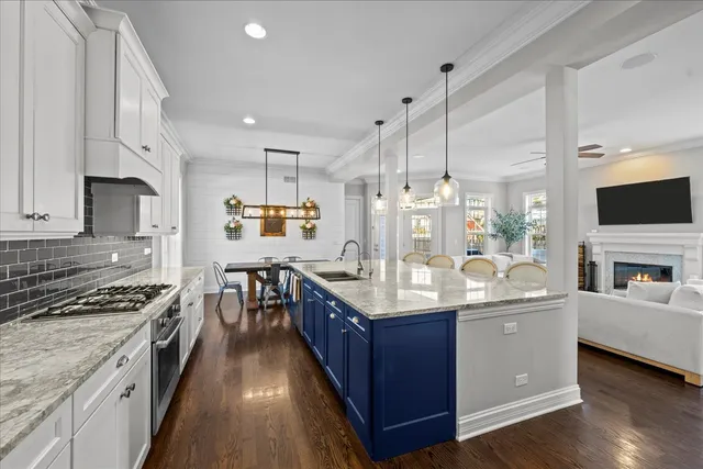 $1,500,000 | 995 Harvard Court, Highland Park, IL 60035