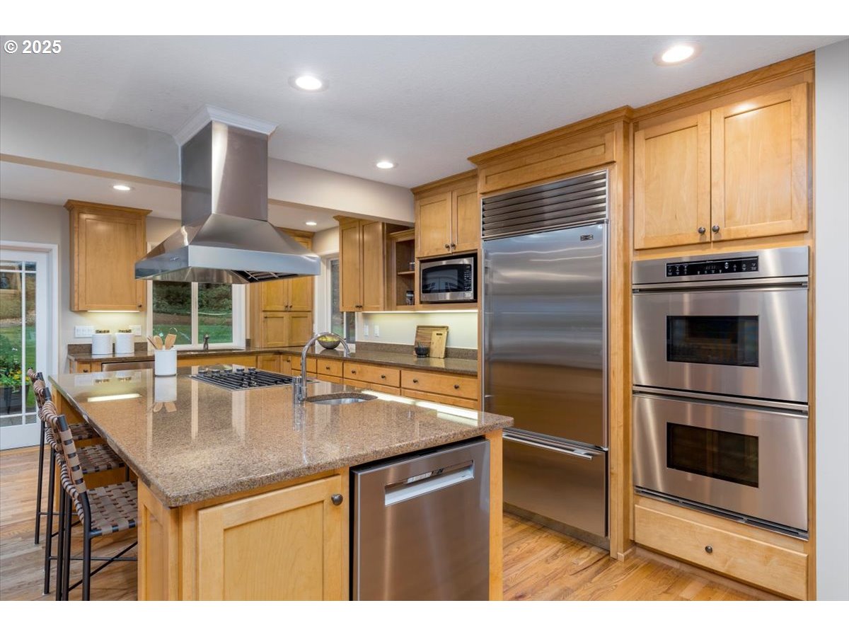 1622 Southwest Midvale Road Portland, OR 97219 - Photo 10 of 48 Kitchen