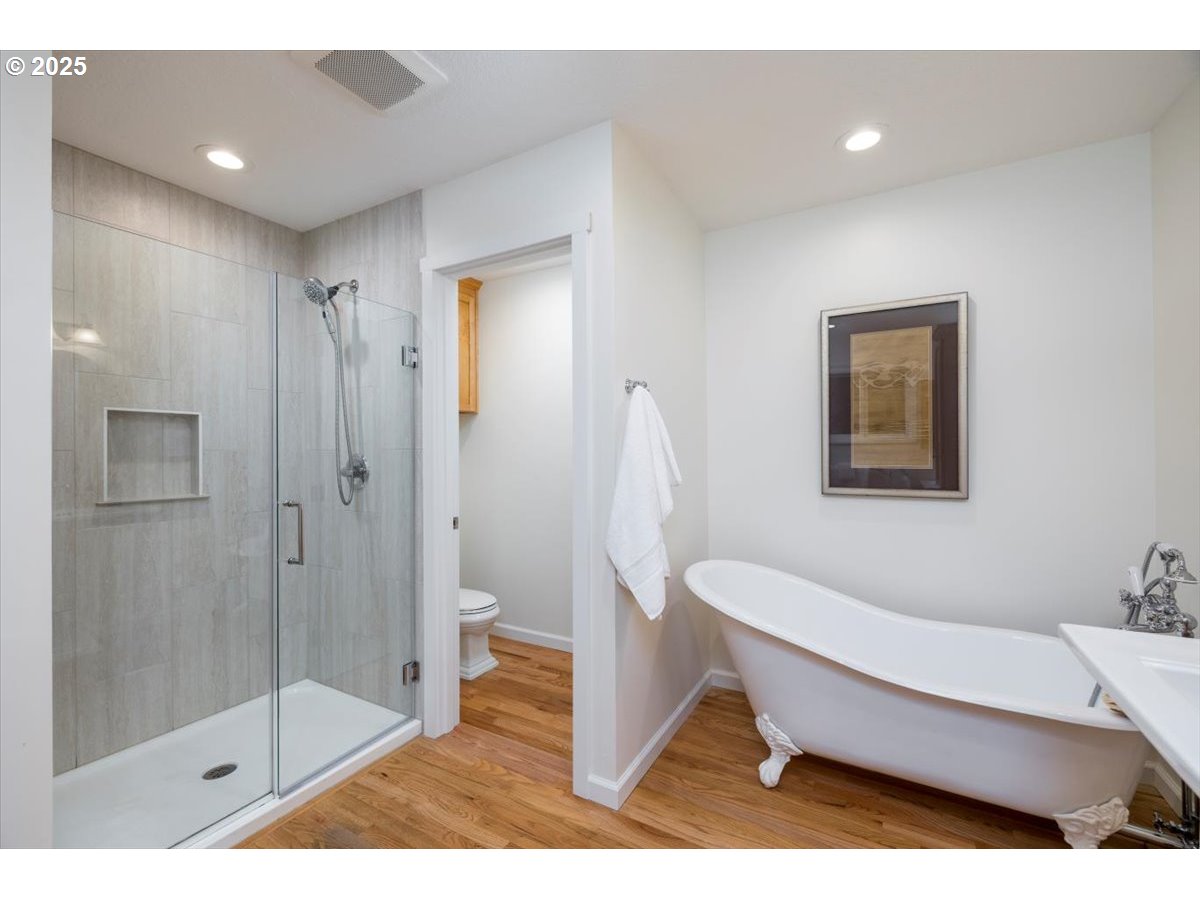 1622 Southwest Midvale Road Portland, OR 97219 - Photo 15 of 48 Bedroom, Owner's Suite