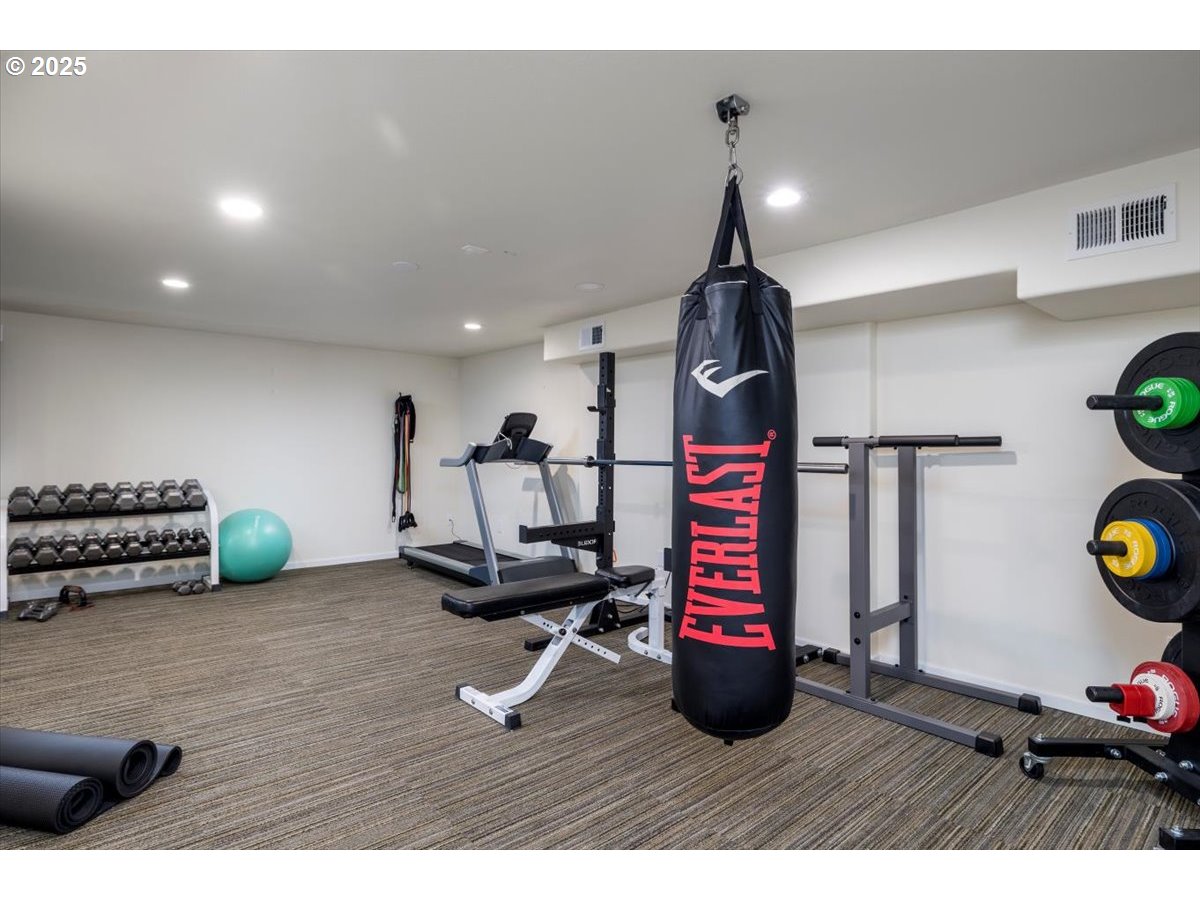 1622 Southwest Midvale Road Portland, OR 97219 - Photo 35 of 48 Gym