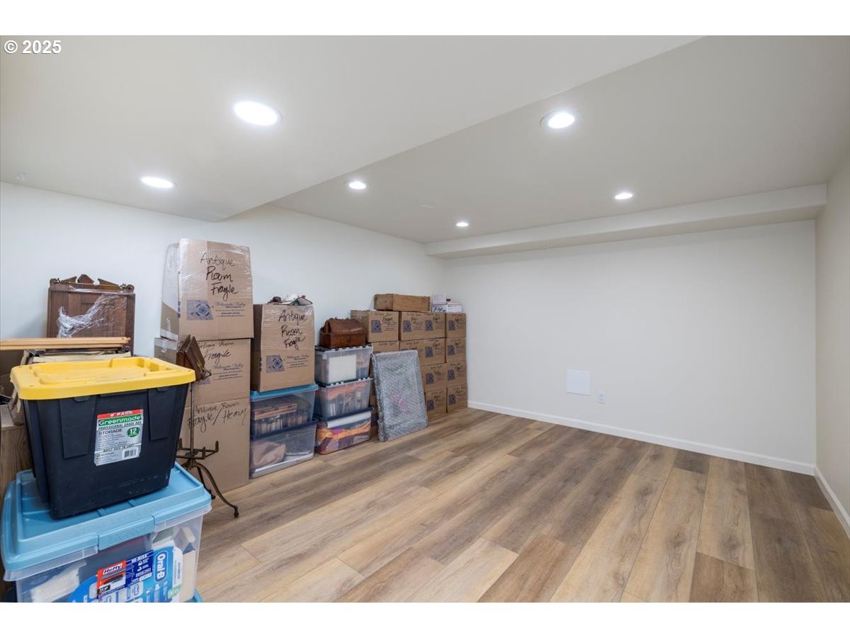 1622 Southwest Midvale Road Portland, OR 97219 - Photo 36 of 48 Storage