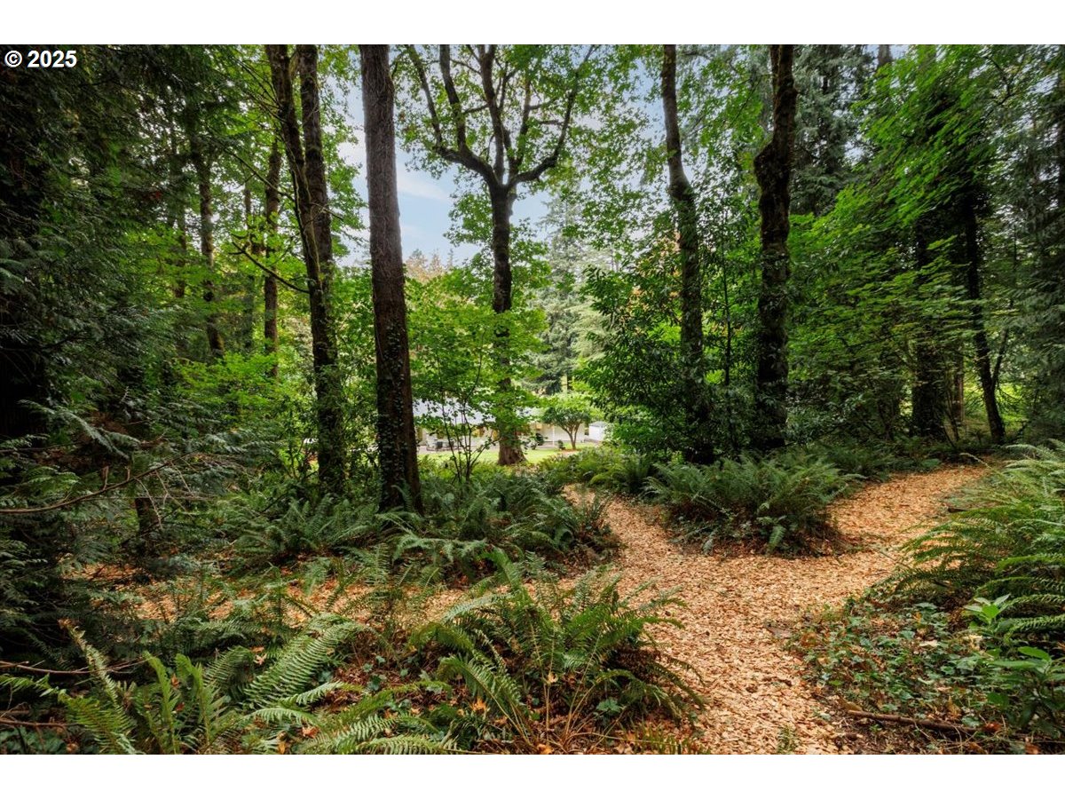 1622 Southwest Midvale Road Portland, OR 97219 - Photo 42 of 48 Gallery Image 42