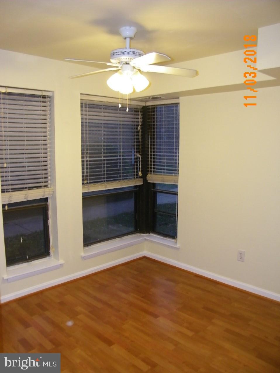 11228 Chestnut Grove Square, Unit 129 Reston, VA 20190 - Photo 2 of 12 Dining Room