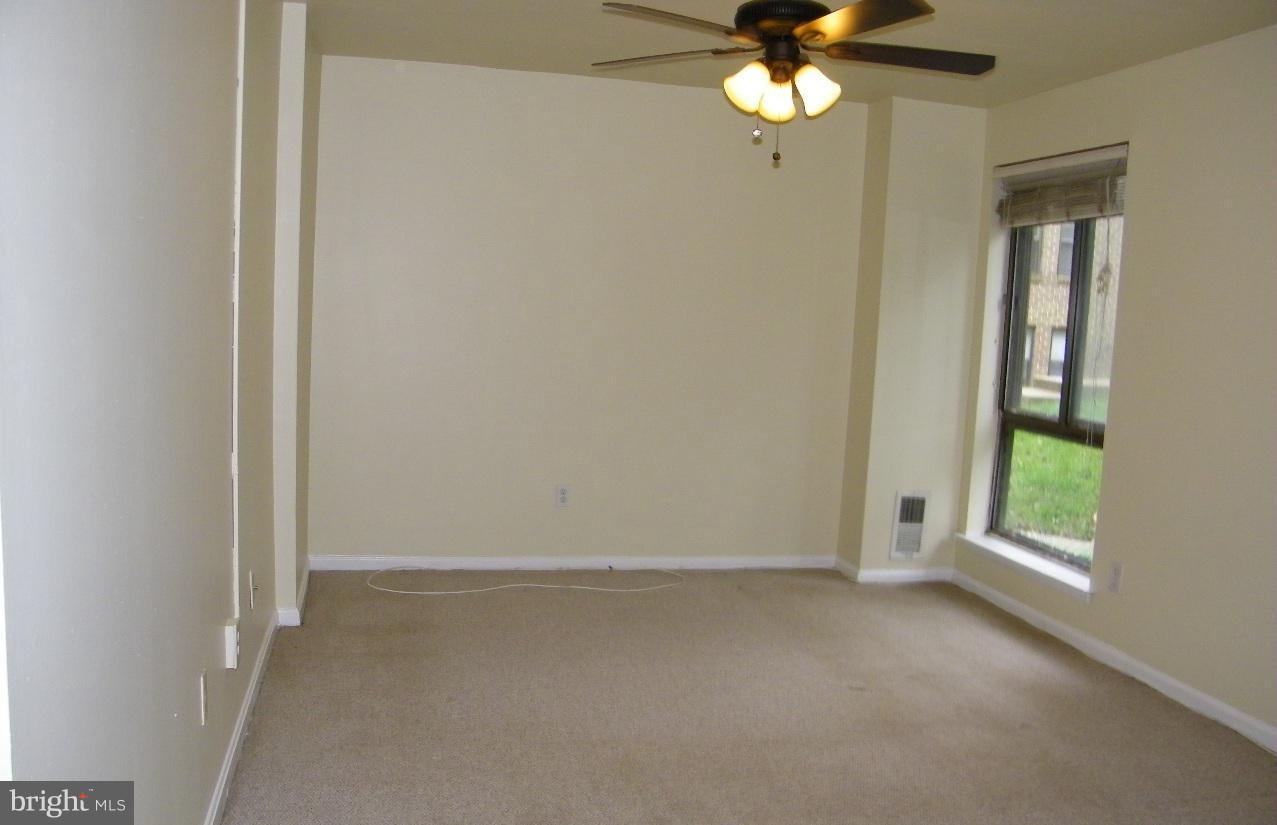 11228 Chestnut Grove Square, Unit 129 Reston, VA 20190 - Photo 8 of 12 Bedroom (Master)