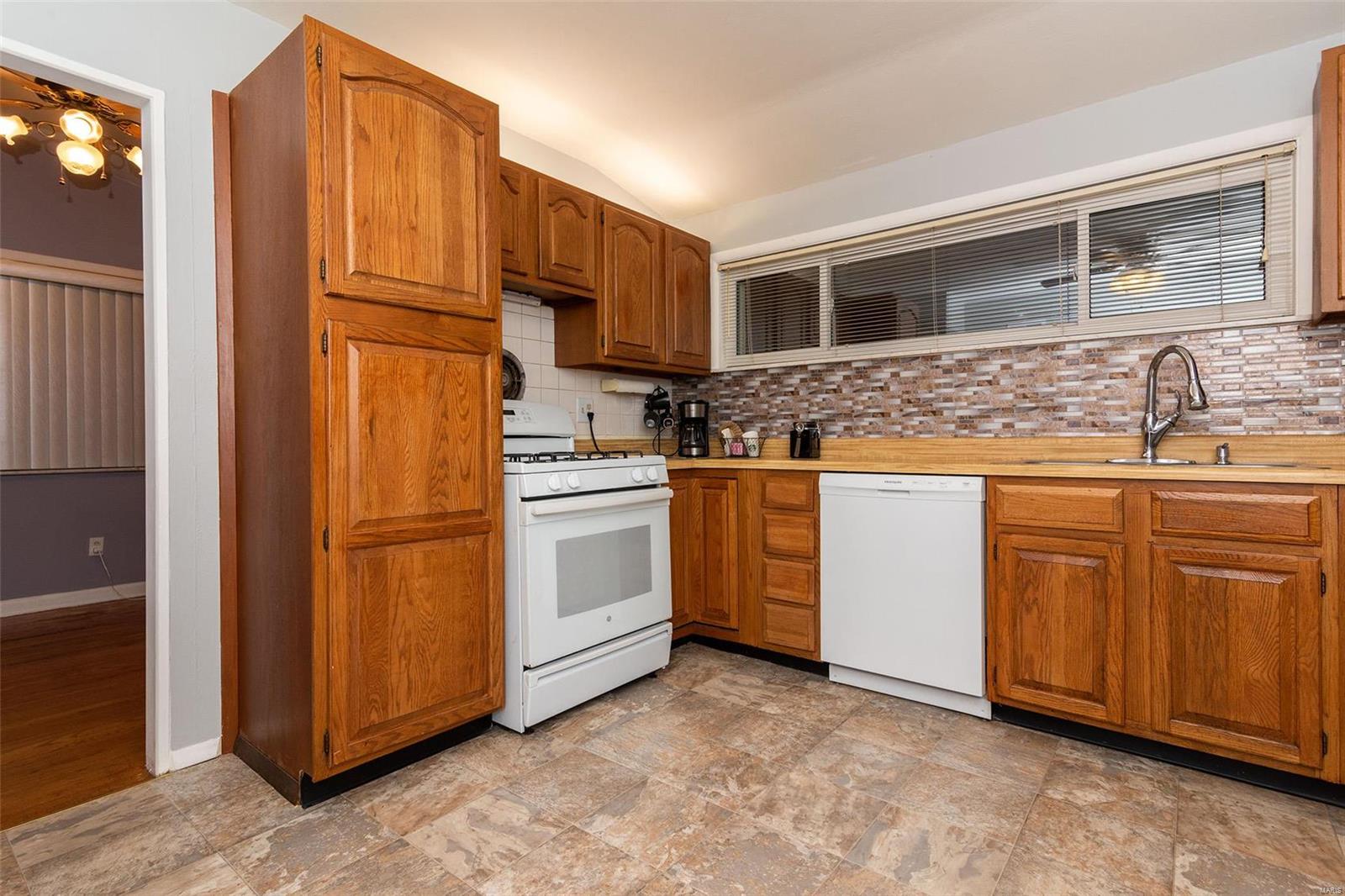 1020 Derhake Road Florissant, MO 63033 - Photo 6 of 18 Gallery Image 6