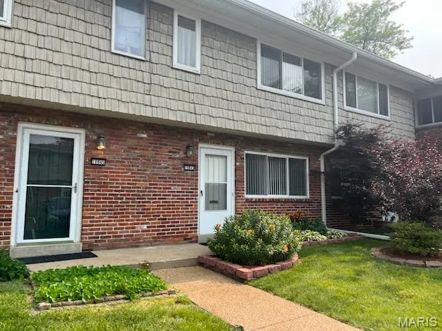 $179,900 | 10843 Carroll Wood Way, St. Louis, MO 63128