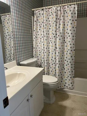 $179,900 | 10843 Carroll Wood Way, St. Louis, MO 63128