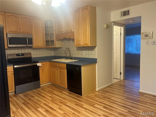 $179,900 | 10843 Carroll Wood Way, St. Louis, MO 63128