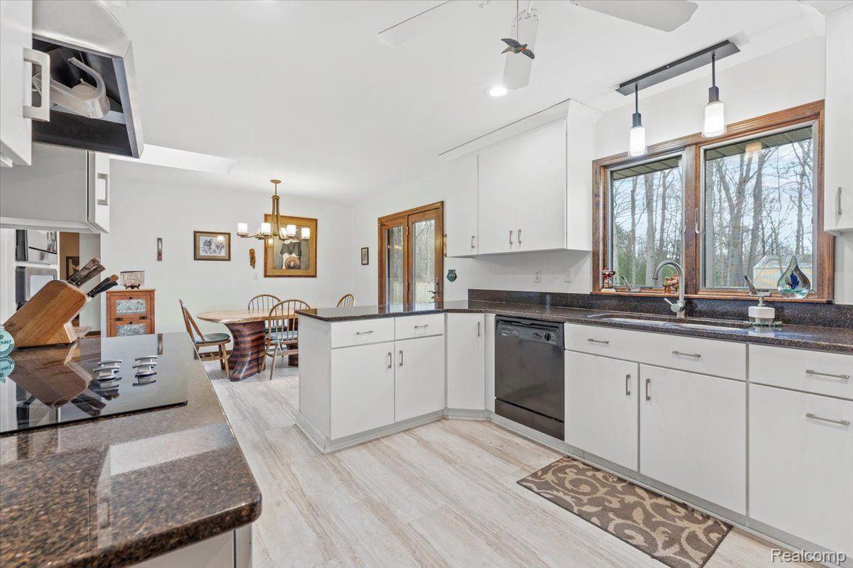 35771 Ash Road New Boston, MI 48164 - Photo 13 of 51 Gallery Image 13