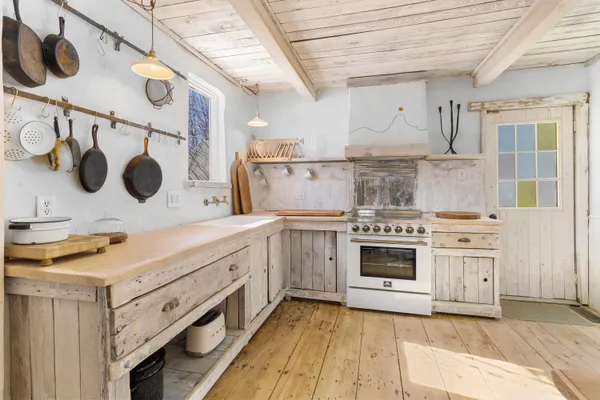 $295,000 | 6 Purchase Street, Rockland, ME 04841