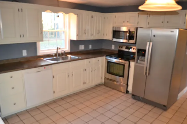 $3,800 | 10 Madden Road, Derry, NH 03038