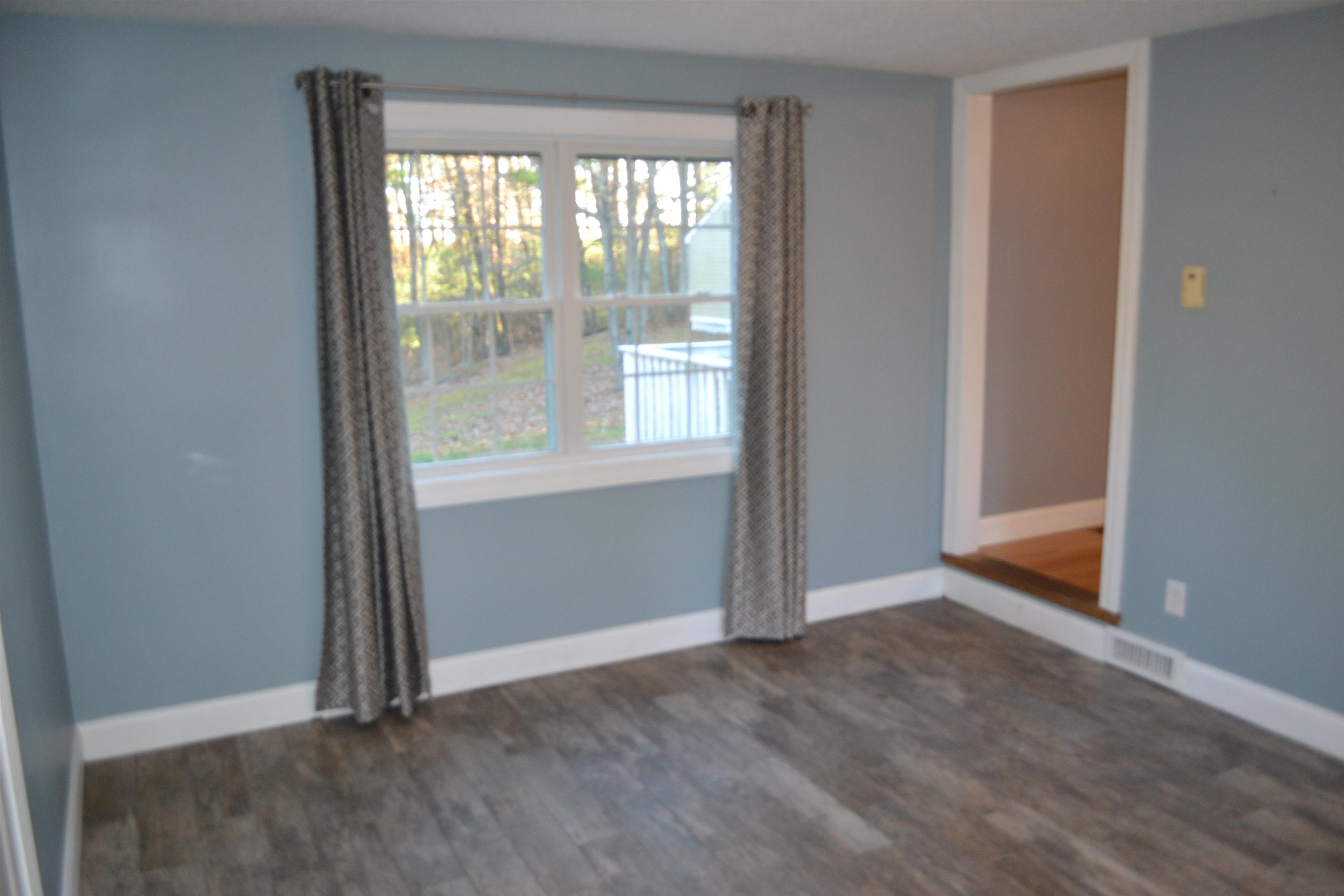 10 Madden Road Derry, NH 03038 - Photo 7 of 10