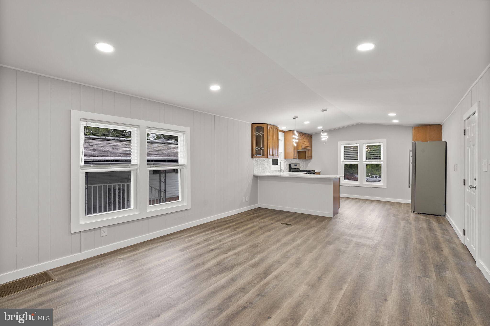 635 Sunset Strip Brooklyn, MD 21225 - Photo 12 of 27