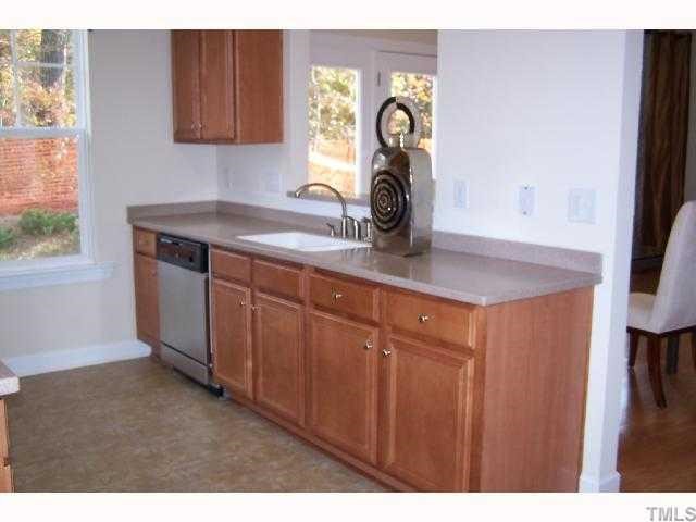 3802 Cumberland Pond Road Raleigh, NC 27606 - Photo 5 of 12 Kitchen