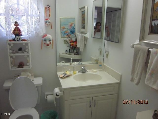 10375 Sunset Bend Drive Boca Raton, FL 33428 - Photo 9 of 15 guest bathroom