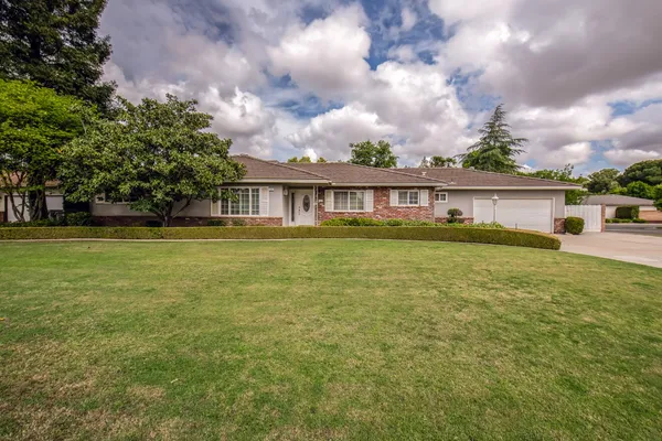 $499,000 | 1620 West Vartikian Avenue, Fresno, CA 93711