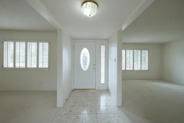 $499,000 | 1620 West Vartikian Avenue, Fresno, CA 93711