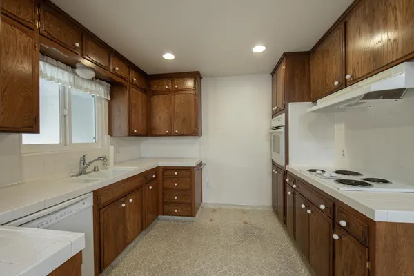 $499,000 | 1620 West Vartikian Avenue, Fresno, CA 93711