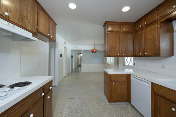 $499,000 | 1620 West Vartikian Avenue, Fresno, CA 93711