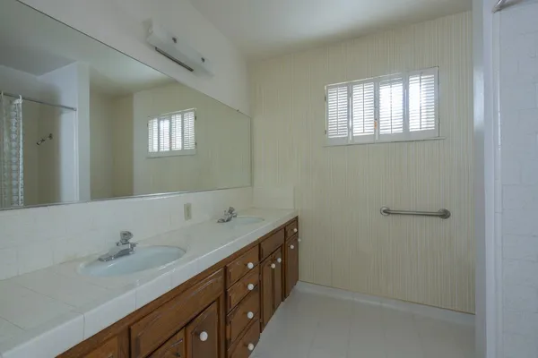 $499,000 | 1620 West Vartikian Avenue, Fresno, CA 93711