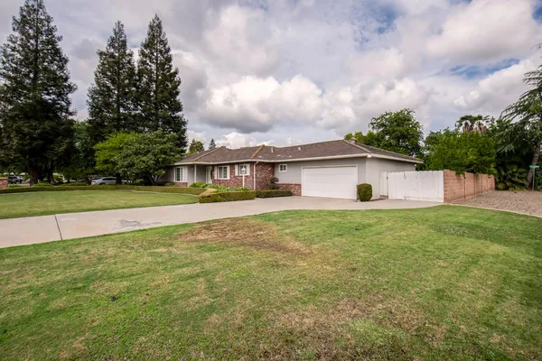 $499,000 | 1620 West Vartikian Avenue, Fresno, CA 93711