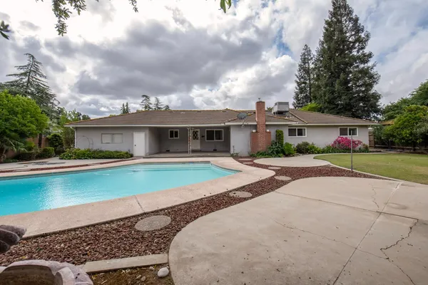 $499,000 | 1620 West Vartikian Avenue, Fresno, CA 93711