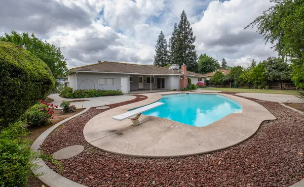 $499,000 | 1620 West Vartikian Avenue, Fresno, CA 93711