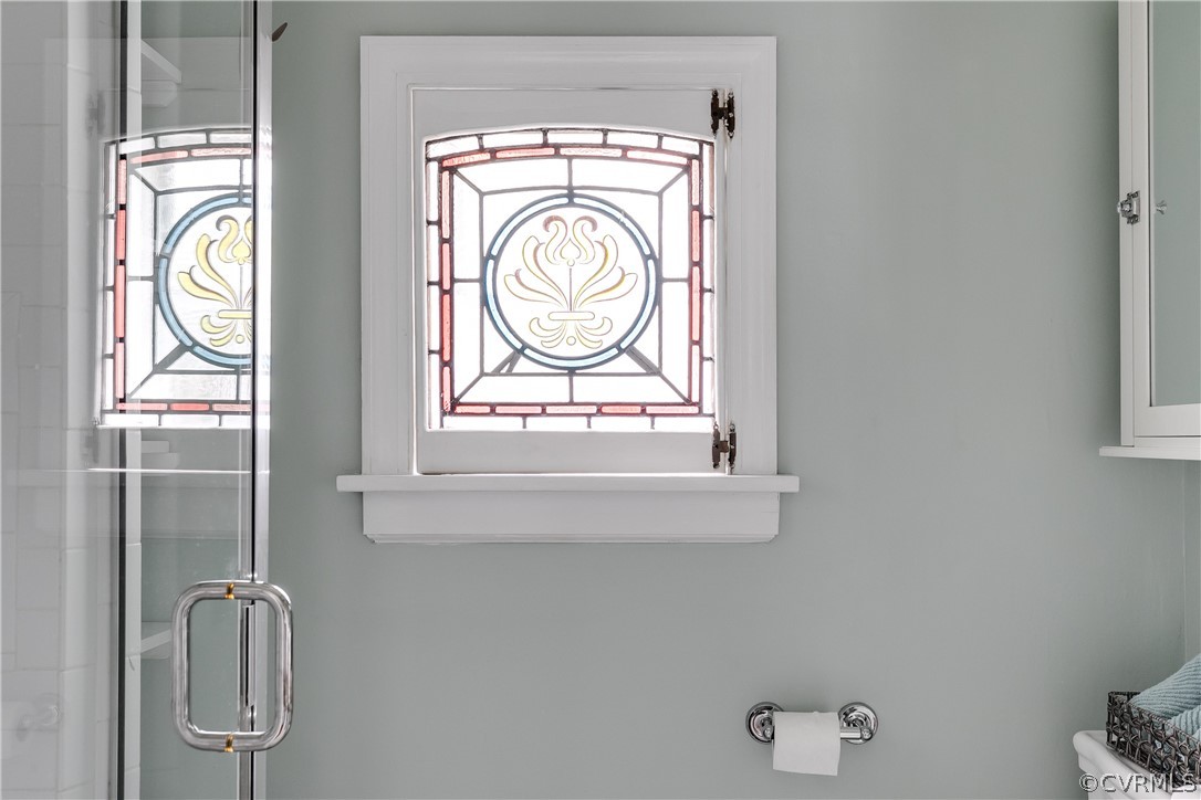 5207 Devonshire Road Richmond, VA 23225 - Photo 22 of 43 Charming stained glass window with hinges