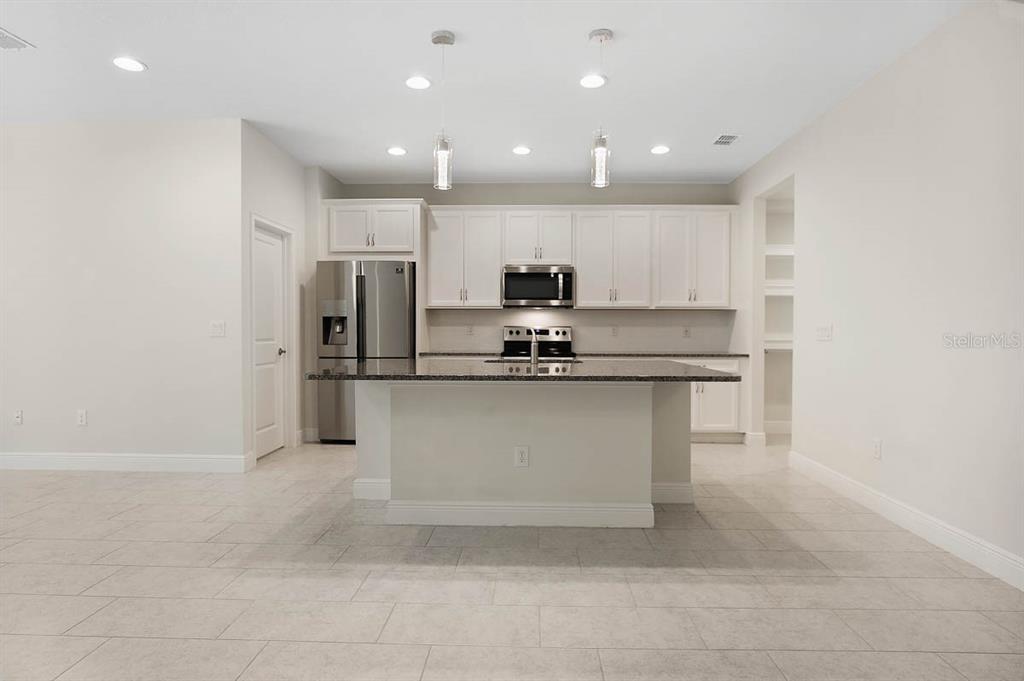 10232 Newel Valley Loop Riverview, FL 33569 - Photo 3 of 29