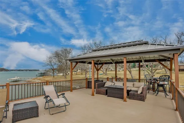 $899,000 | 9120 Farm To Market Road 1201, Gainesville, TX 76240