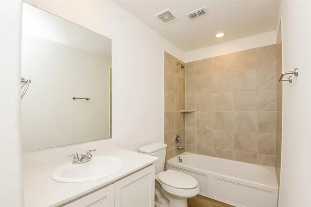 $2,065 | 2512 Northcote Drive, Fort Worth, TX 76179