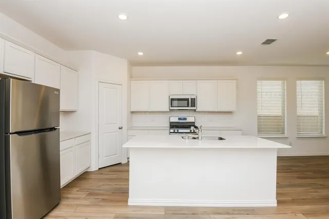 $2,065 | 2512 Northcote Drive, Fort Worth, TX 76179