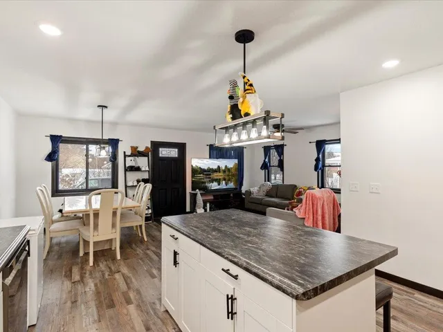 $284,900 | 1009 2nd Avenue Northeast, Staples, MN 56479