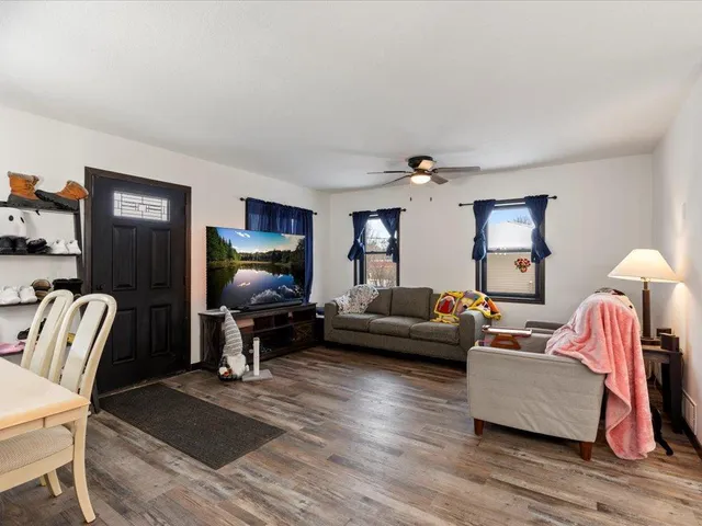 $284,900 | 1009 2nd Avenue Northeast, Staples, MN 56479