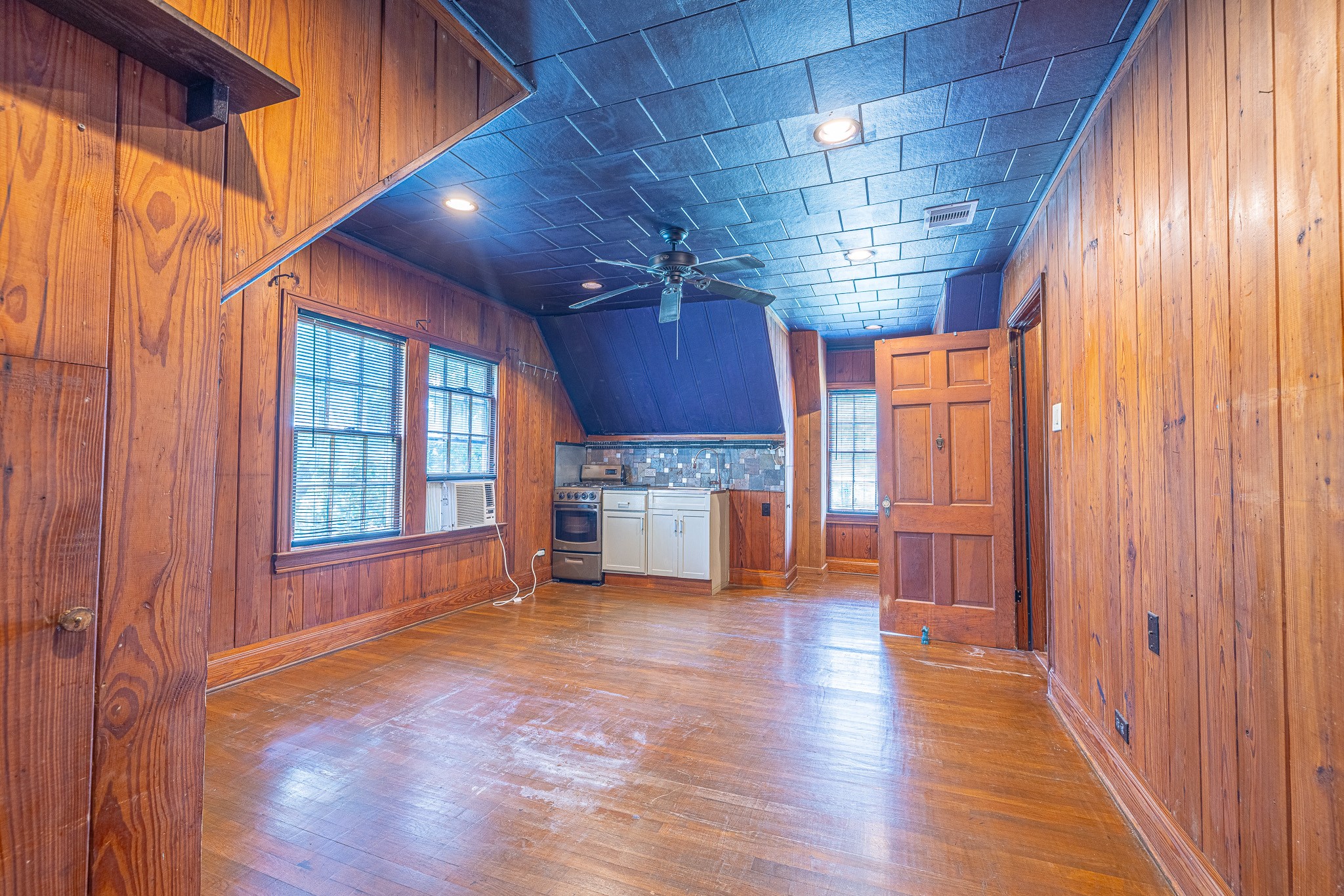 8548 Findlay Street Houston, TX 77017 - Photo 31 of 50 a view of an empty room with a window