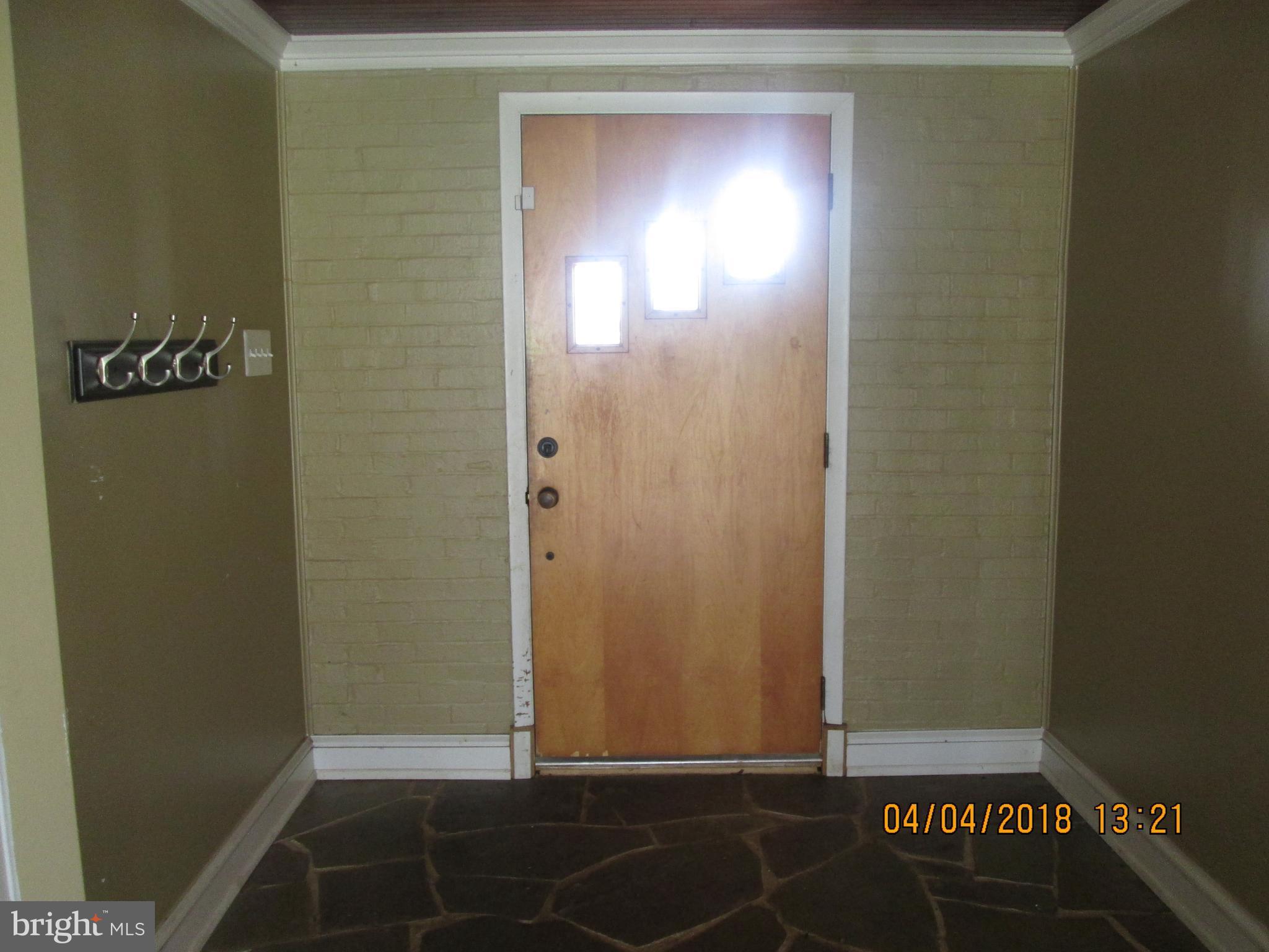 18360 Manor Church Road Boonsboro, MD 21713 - Photo 4 of 19 Interior (General)
