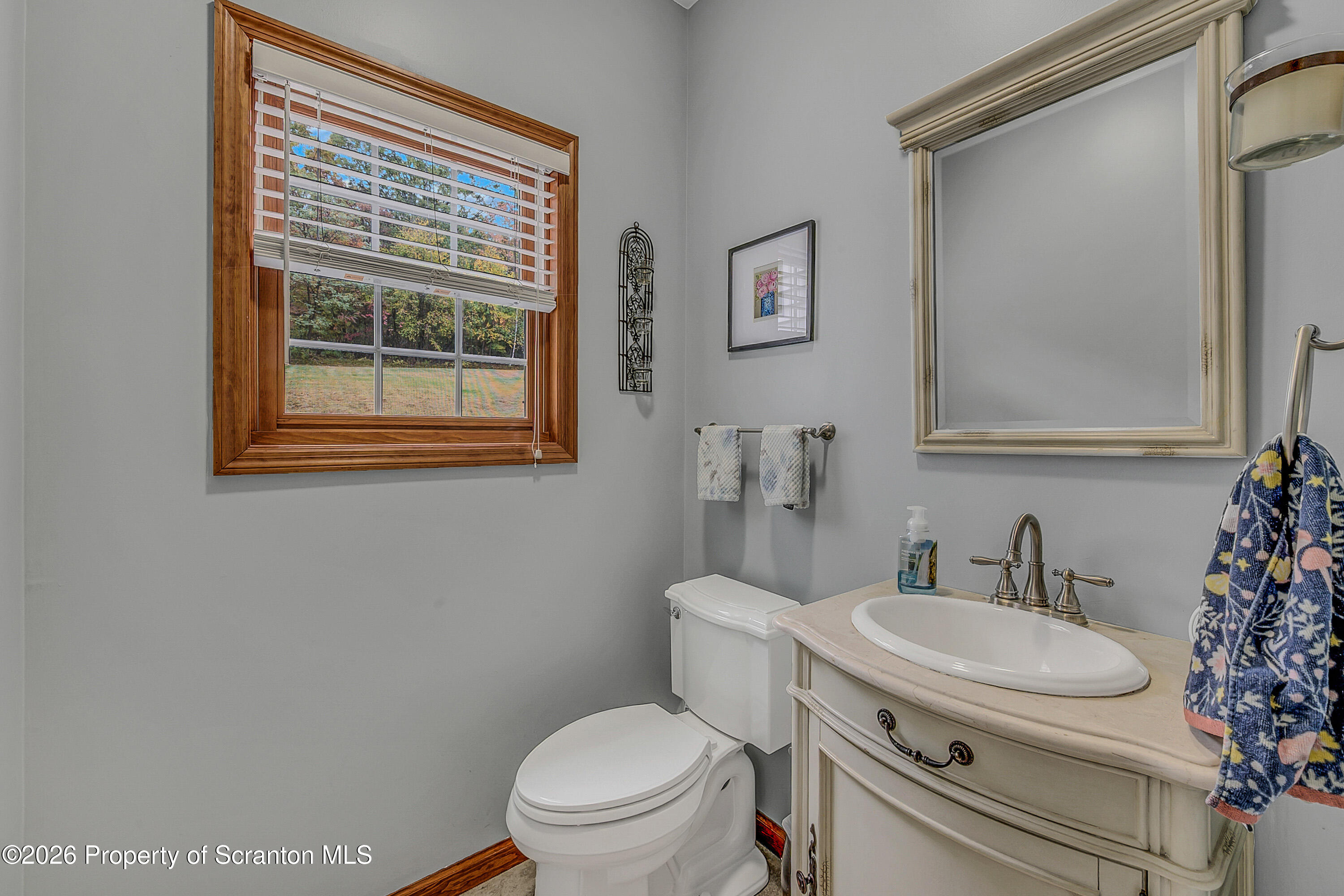 618 Goldbutton Street Archbald, PA 18403 - Photo 22 of 73 1/2 Bathroom