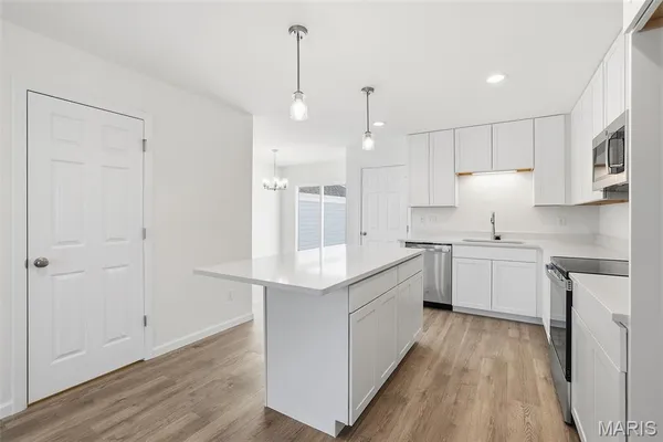 $287,900 | 411 Sunset Hollow Drive, Wentzville, MO 63385